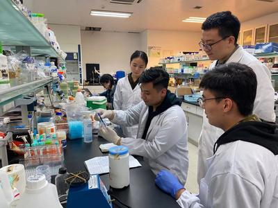 我校在“挑戰(zhàn)杯”創(chuàng)業(yè)計劃賽中斬獲3項金獎，細(xì)胞技術(shù)研發(fā)與應(yīng)用領(lǐng)域取得歷史性突破